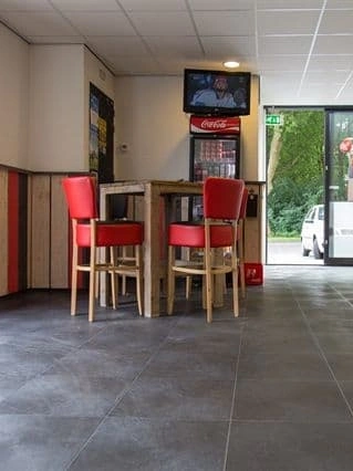 PVC tegels: ideaal voor nieuwe horeca vloeren