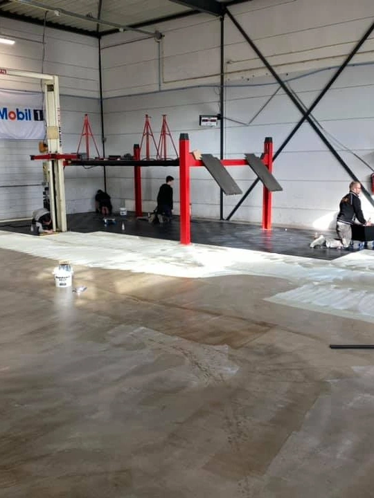 Renovatie van een vloeistofdichte vloer