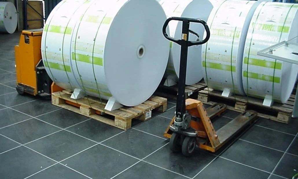 De duurzame bedrijfsvloer: Waarom PVC de groenste keuze is voor de industrie