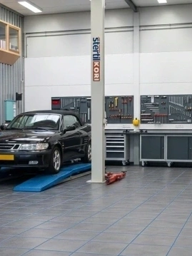 Van Stoffig Beton naar een Professionele Werkplek: De Kracht van 10mm PVC