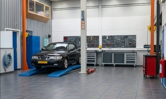 Van Stoffig Beton naar een Professionele Werkplek: De Kracht van 10mm PVC