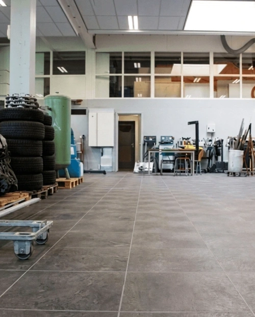 PVC vs. Gietvloer image 1